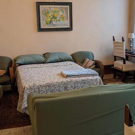 Double Bedroom In Beautiful 30'S Style Apartment Florence Buitenkant foto