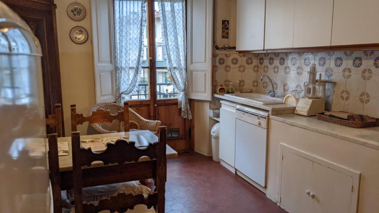 Double Bedroom In Beautiful 30'S Style Apartment Florence Buitenkant foto