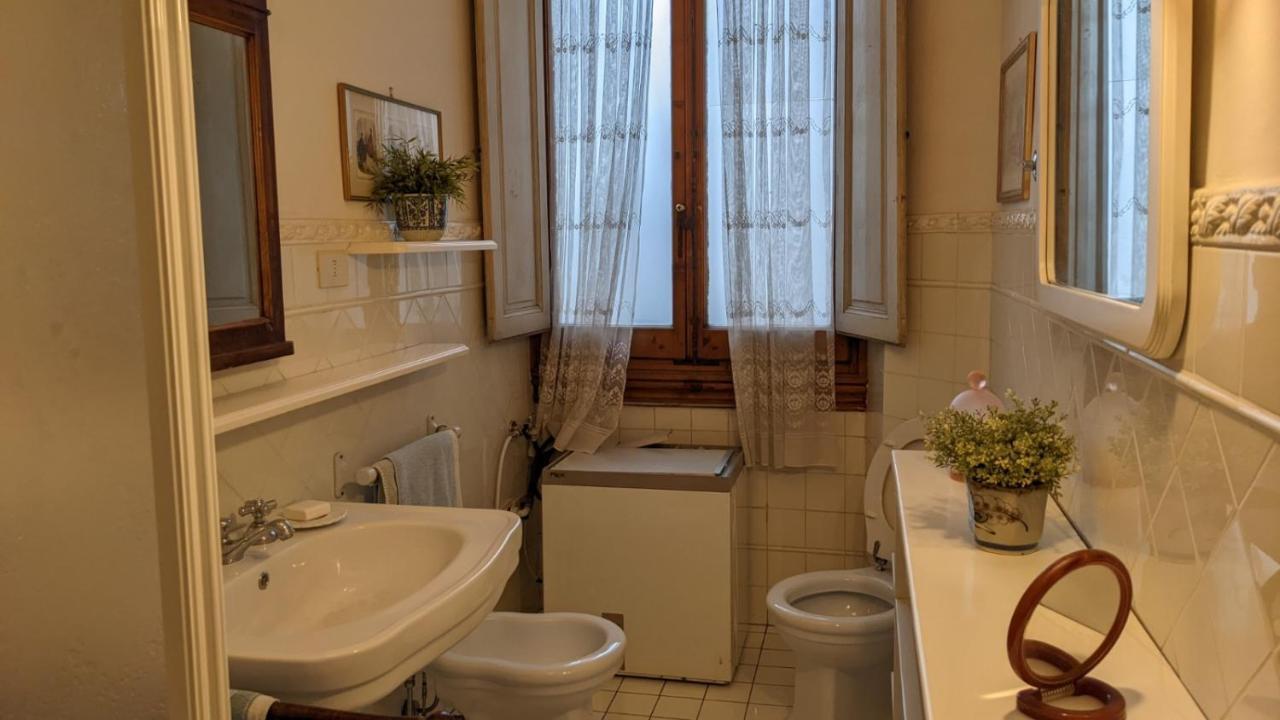 Double Bedroom In Beautiful 30'S Style Apartment Florence Buitenkant foto